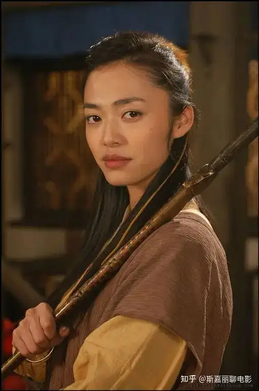 《武林外传》小郭属于顶级的家庭背景，为什么起了郭芙蓉这种比较俗的名字？