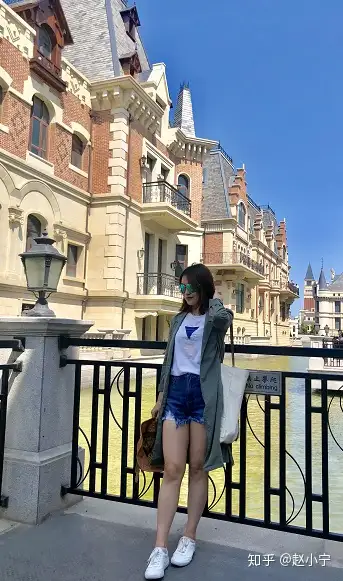 这张照片不要太酷哦~还是2015年,最瘦的时候~北京红螺寺2015年9月