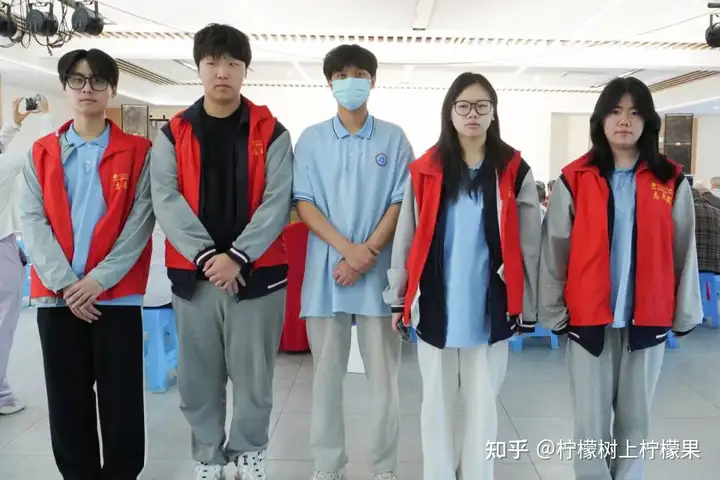 【活力校园】青春播爱 雅韵传情 | 塘栖校区学生志愿者助力枇杷湾社区送戏下乡活动(图11) 【活力校园】青春播爱 雅韵传情 | 塘栖校区学生志愿者助力枇杷湾社区送戏下乡活动(图11)