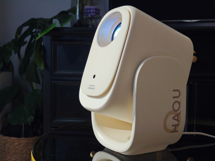 告别手动调画!哈趣Q1 Pro Max 650CVIA高亮巨幕,同价位LCD投影顶流