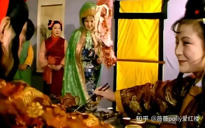 《红楼梦》中有哪些耐人寻味的细节？