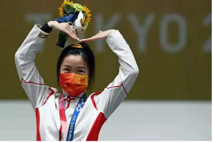 2020 东京奥运跳水女子 10 米台决赛全红婵、陈芋汐包揽冠亚军，如何评价本场比赛？