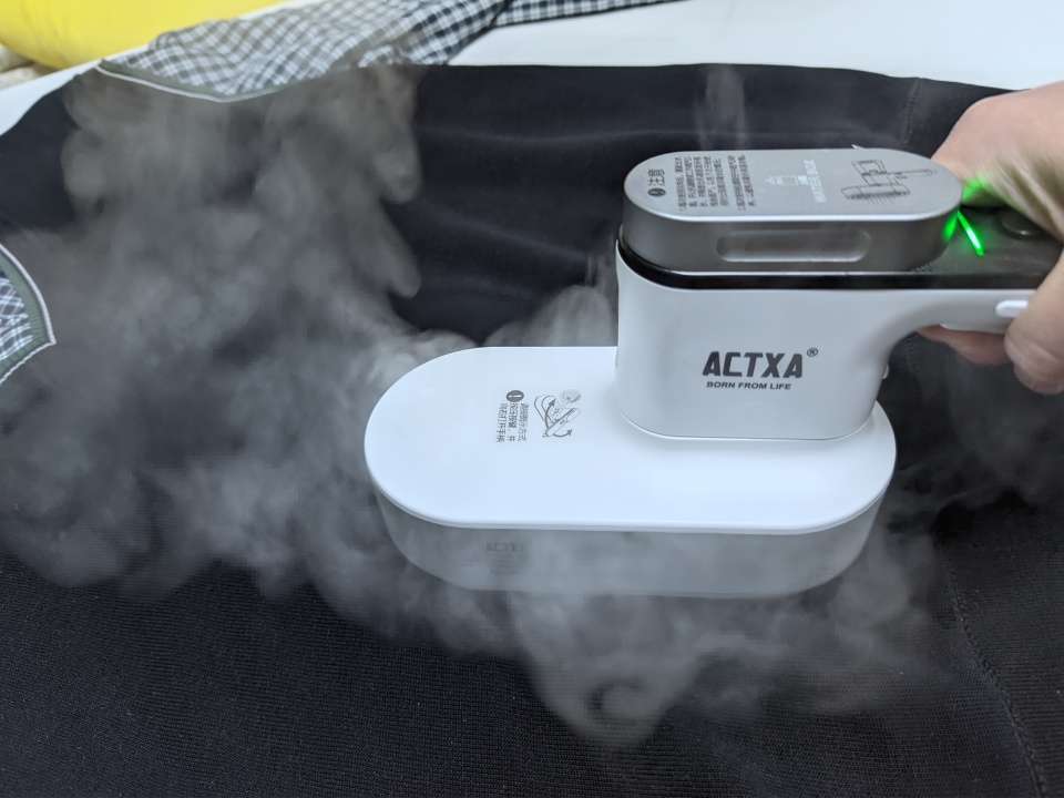 ACTXA阿卡驰手持增压挂烫机 AI-H01:小身材,大增压,轻松打理所有衣物,无论居家还是出差旅游都ok!