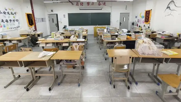 方寸空间 相遇美好 | 塘栖校区24级“最美班级”教室美化评比大赛(图25)