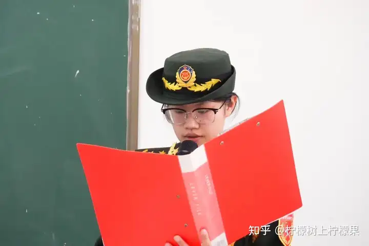【红色校园】护旗薪火传使命 青春热血启征程 | 塘栖校区国旗护卫队交接仪式圆满落幕！(图8)