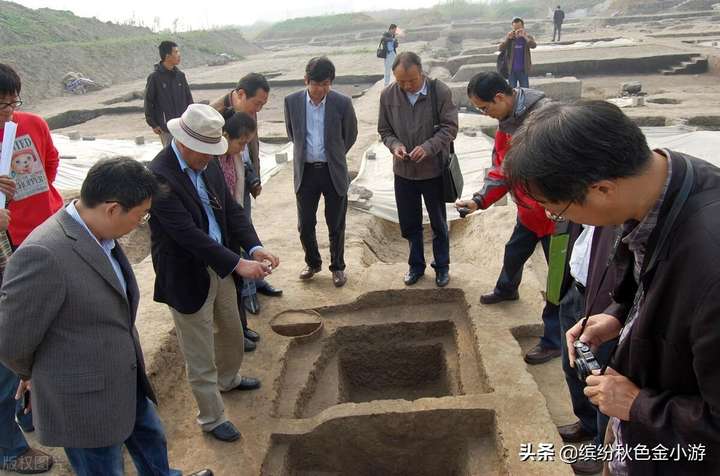良渚古城遗址位于浙江省哪里？良渚古城遗址发现了什么