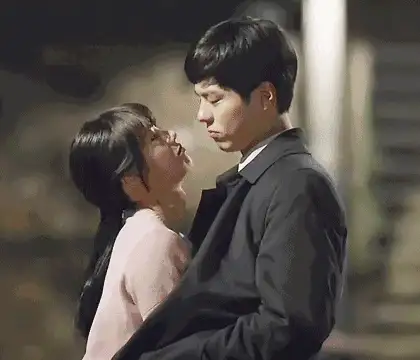 特别没有安全感的女生是不是不适合谈恋爱?