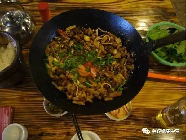 两个人从广东广州到湖南旅游要花多少钱？