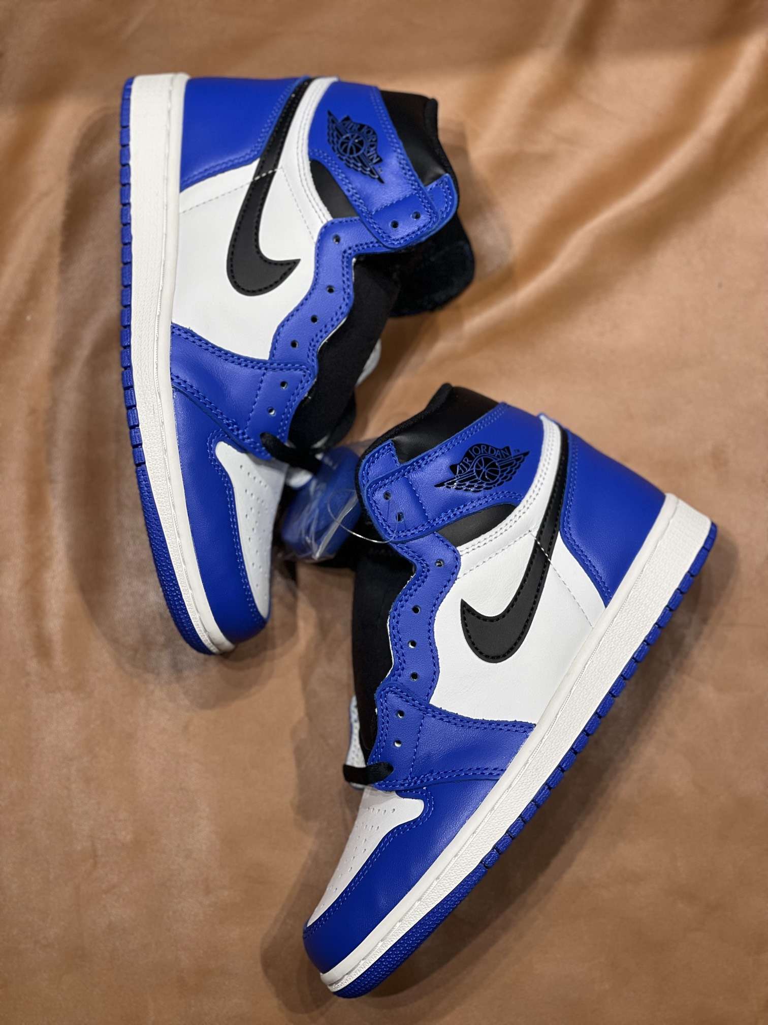 信niceballc 的想法: 四季百搭鞋款 辨识度很高 air jordan 1 r