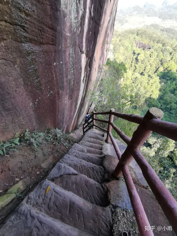 韶关「丹霞山」是一个什么景点，有哪些推荐的游玩攻略和特色景观？