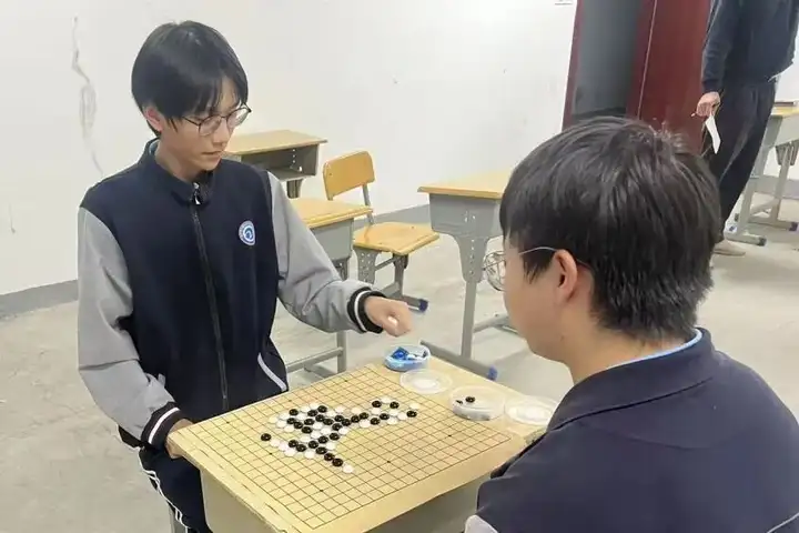 浙江省广播电视中等专业学校塘栖校区象棋、五子棋大赛顺利举行(图4)