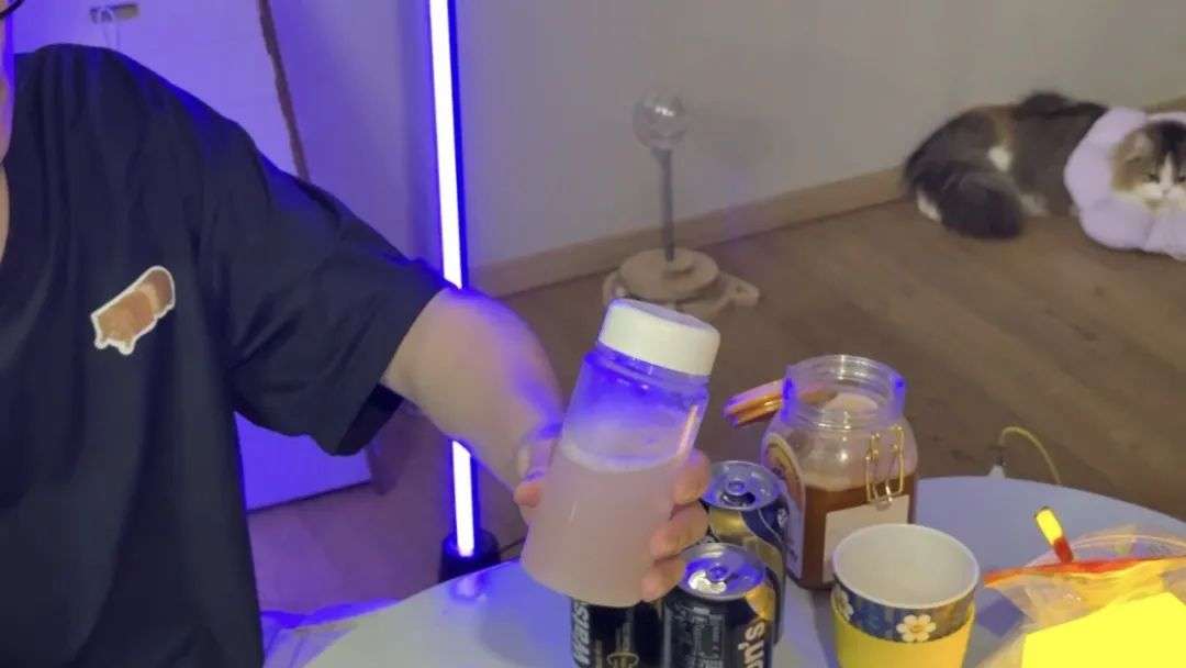 我用新版AI搜索再现了雪碧66年来的所有口味！