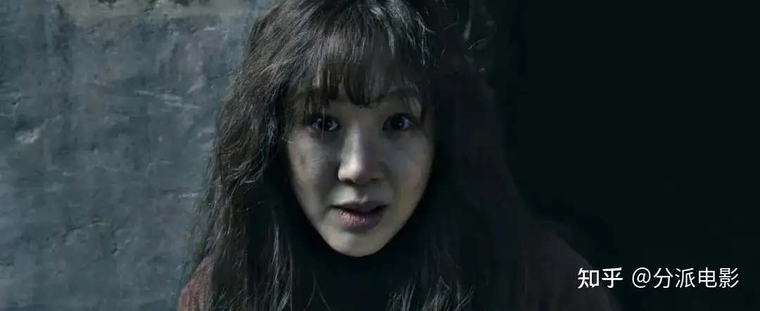 《坐白车的女人》烧脑+惊悚+悬疑，层层反转！