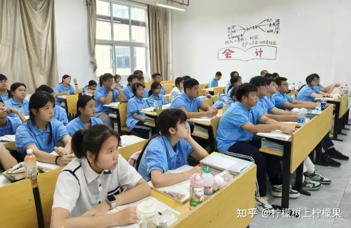 【活力校园】向阳而生行且远 肩负轻风共凌云 | 建筑装饰技术/幼儿保育2502班级风采展！