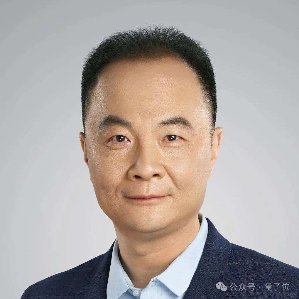 字节发了个机器人全能大模型，带队人李航