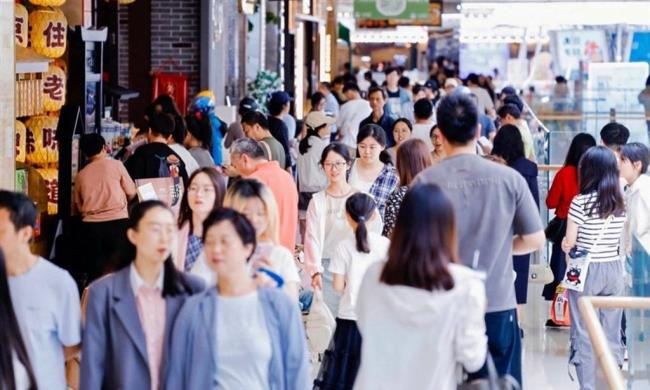 五一假期全国重点零售和餐饮企业销售额同比增长 6.3%，这个假期你买了什么？贡献了多少消费？