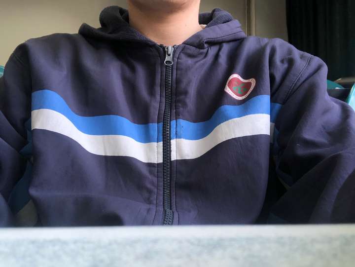 南昌一中的校服好看吗?有图片吗?