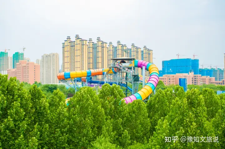 银基乐海水世界和郑州方特水上乐园哪个好玩？