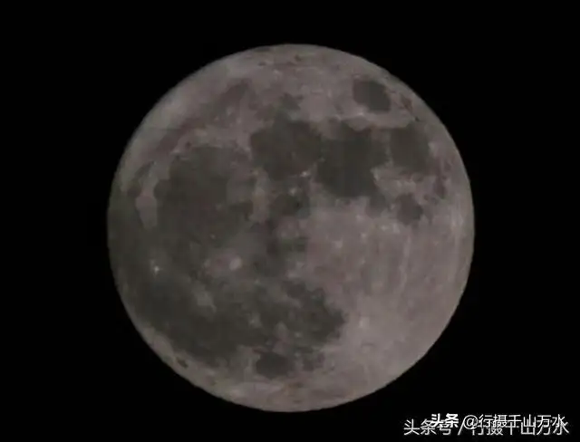 夜晚拍月亮的相机参数是什么（专业模式拍月亮参数）