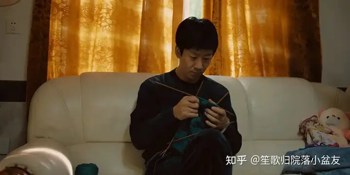 《悬案》第一案中为什么要塑造一个窝囊大盗？