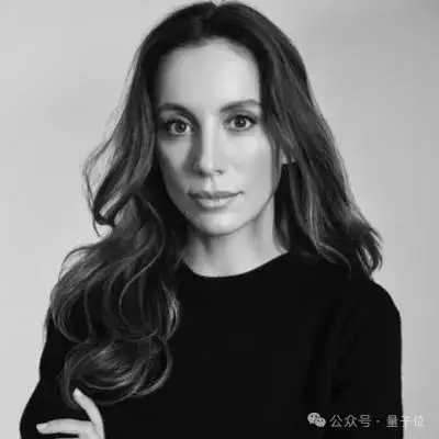 她们估值840亿，刚发了第一个AI成果