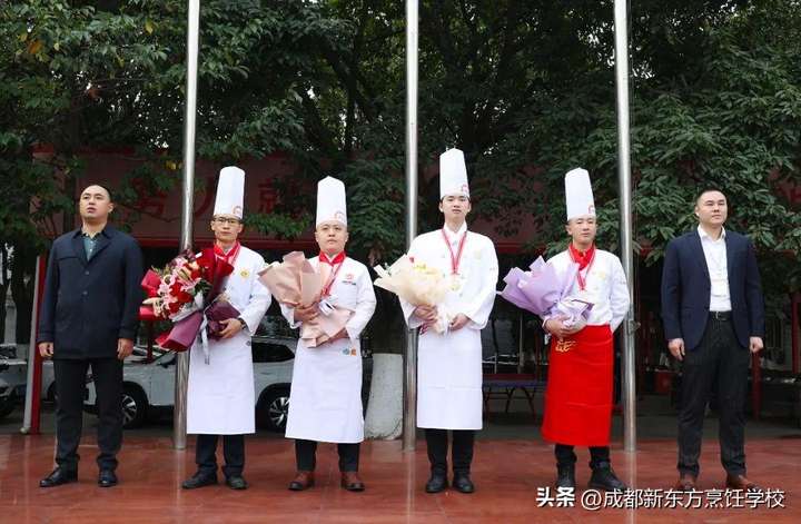 哪里学厨师技校？新东方烹饪学校报名官网