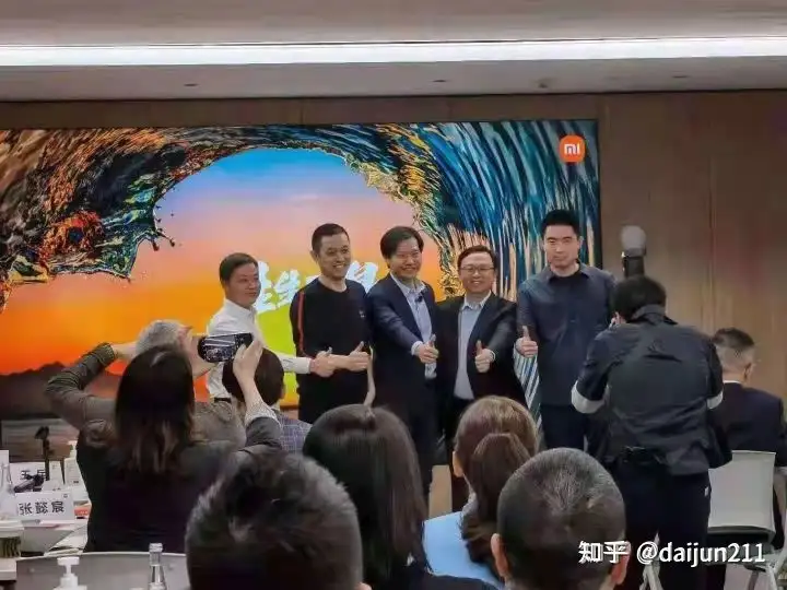 如何看待雷军组局与王传福、李斌、何小鹏及李想等人聚会？此举释放了什么样的信号？