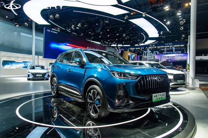 骁龙8155智慧芯片+ 24.6吋超大智慧曲面双联屏，瑞虎7 PLUS新能源成都车展首发 