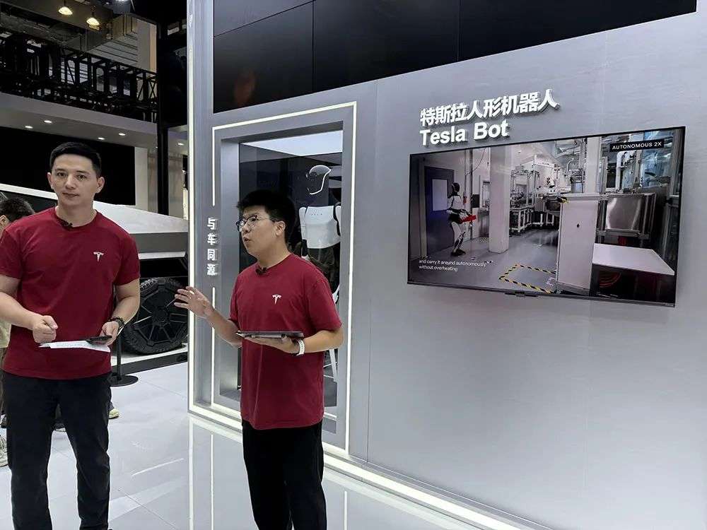 人工智能大会彻底引爆，展区水泄不通，门票炒到2000多，暴走3万步带来最全看点