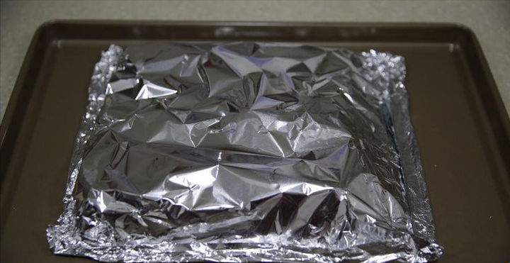 锡纸可以放微波炉吗？锡纸包裹的食物怎么加热