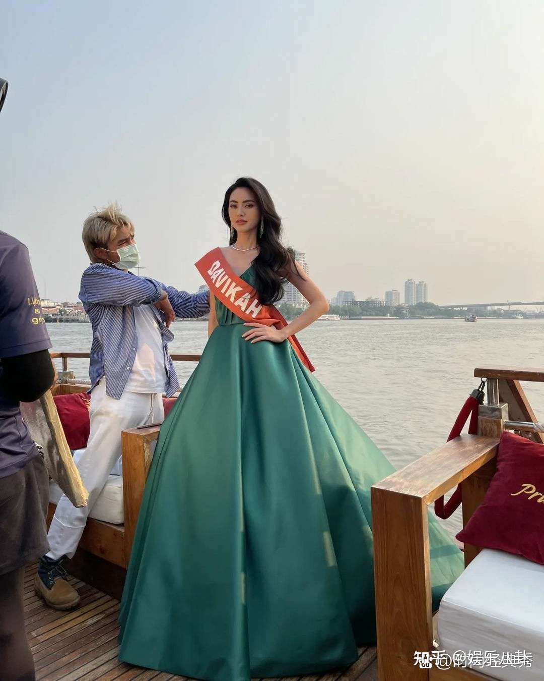 娱乐八卦 的想法: #余俪# #jonanna randy# #娱乐明星# #娱… - 知乎