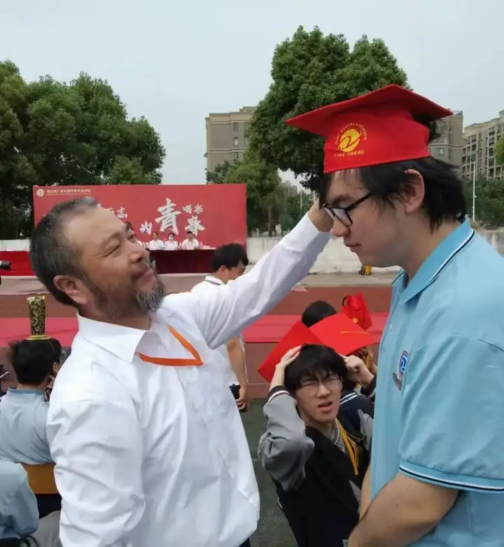 破茧成蝶:林天润的追光之旅(图4) 破茧成蝶:林天润的追光之旅(图4)