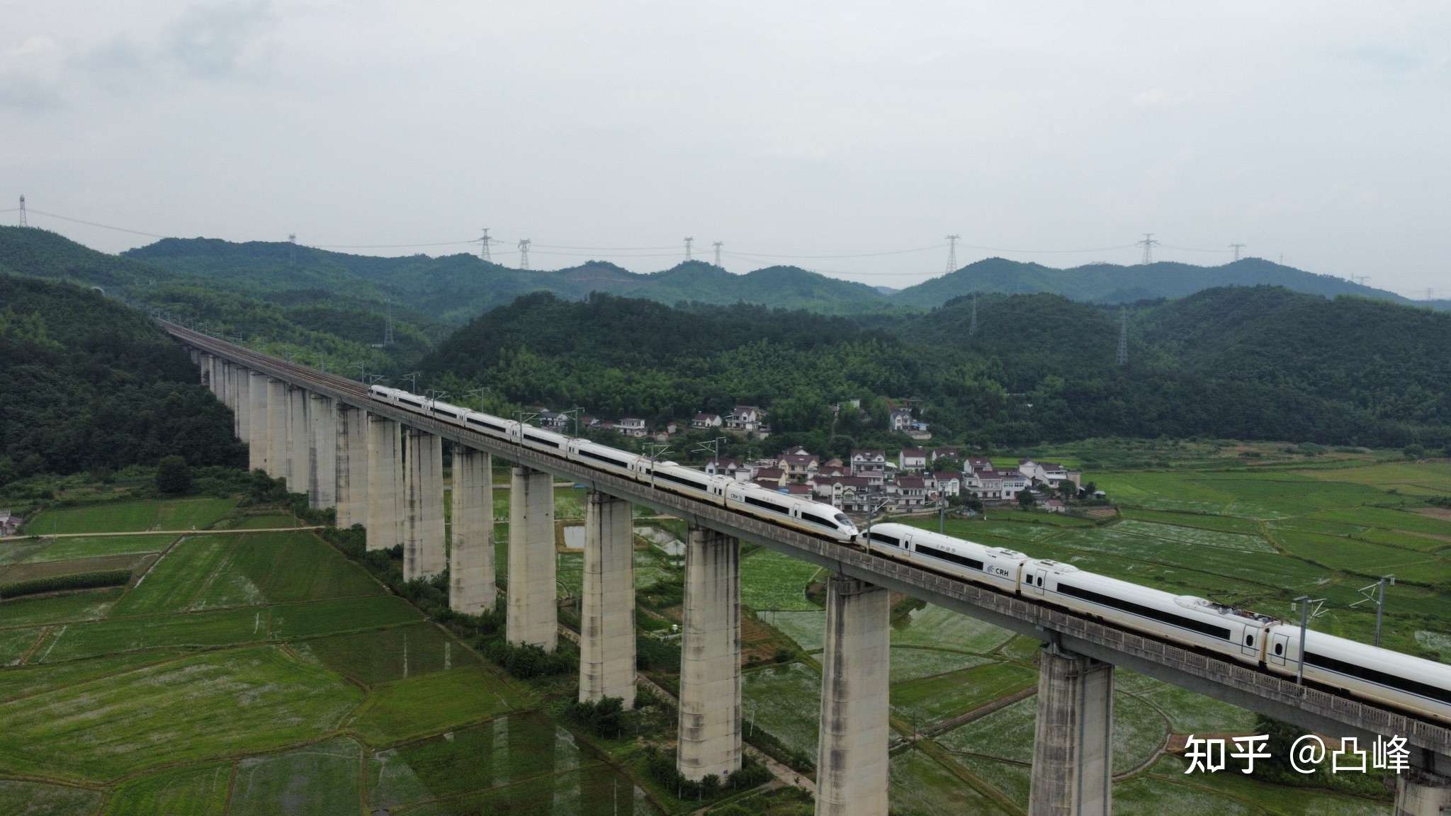 蹲到了g3184(南昌西-兰州西 / 兰局crh380b),航拍了建设中的芜黄高速