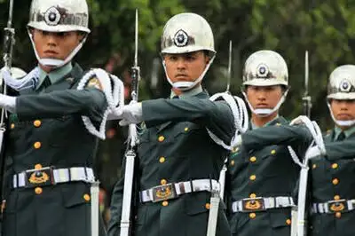 电视剧里的日本军官为什么都戴着白手套? - 知乎