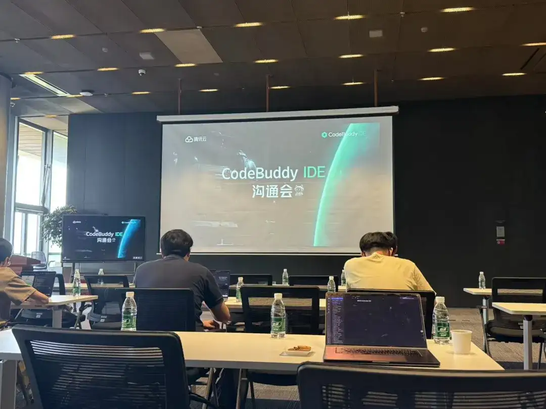 新的CodeBuddy IDE测了，我们感受到腾讯搞定创意人士的野心