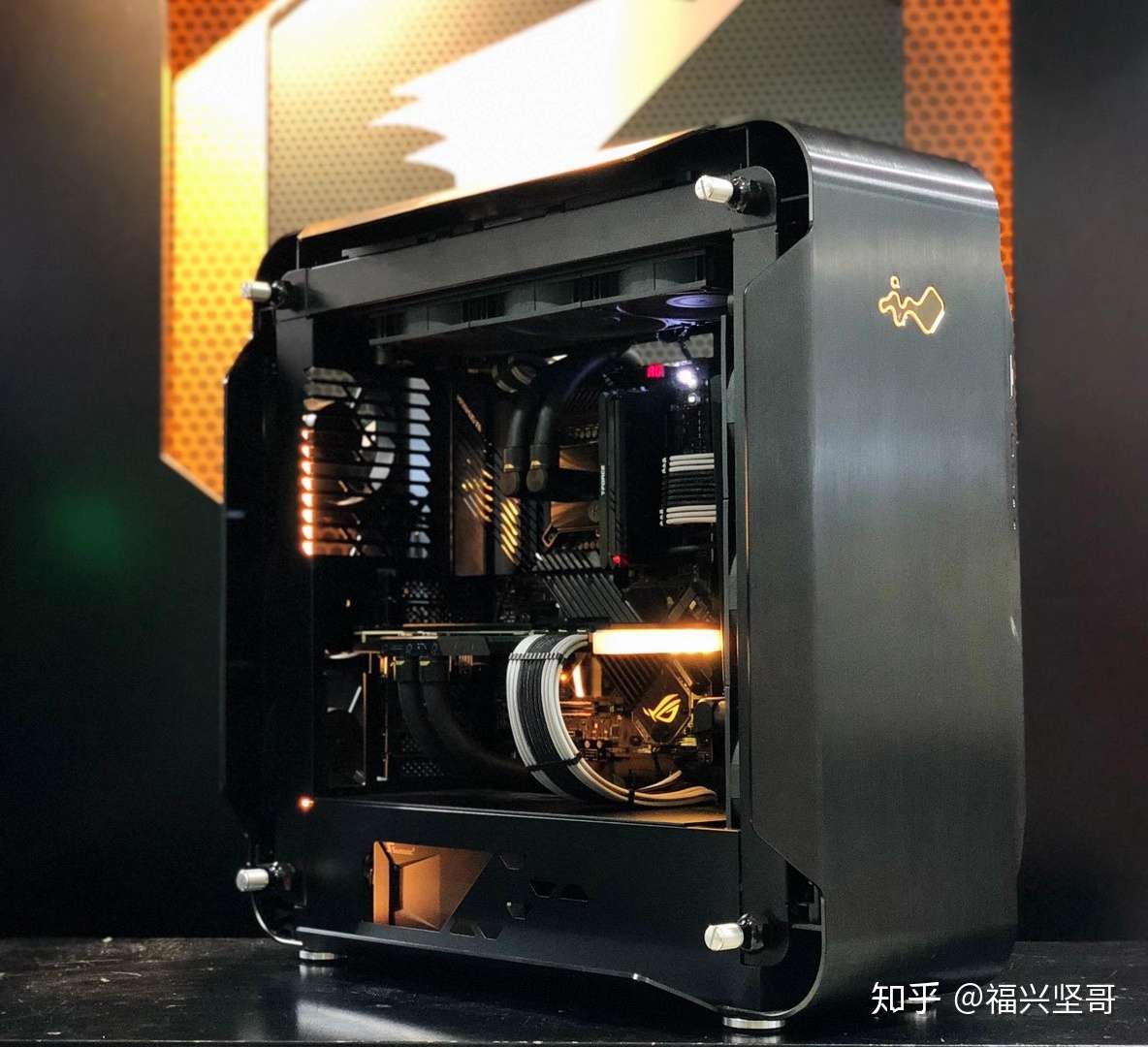 福兴坚哥聊电脑 的想法: 低调奢华的迎广925 ek水冷方案 - 知乎