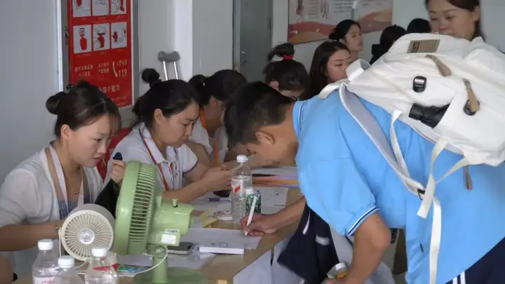 新学期 新希望|我们开学啦!塘栖校区开学报到!(图6) 新学期 新希望|我们开学啦!塘栖校区开学报到!(图6)