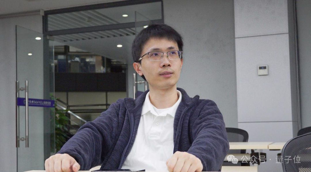 潘建伟团队突破量子操控极限！AI助力2024个原子60毫秒精准重排