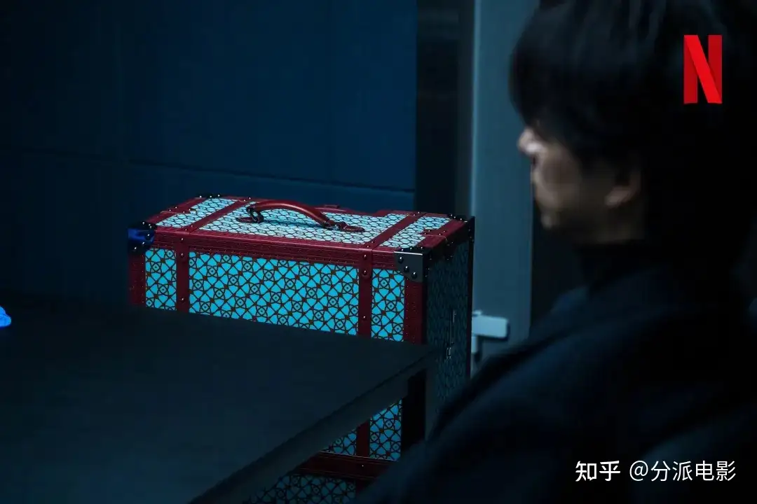 《随身危机》网飞年度最卖座,“王牌特工”机场惊魂!