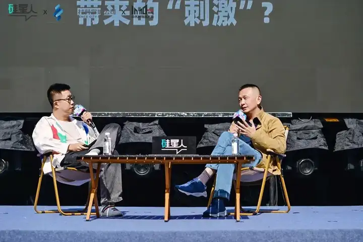对话朱啸虎：搬离中国，假装不是中国AI创业公司，是没有用的