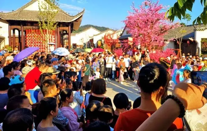五一去哪里旅游好啊，人少景美的地方？