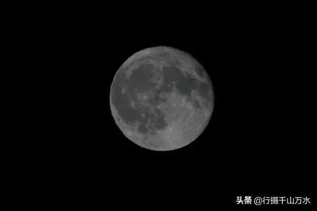 夜晚拍月亮的相机参数是什么（专业模式拍月亮参数）