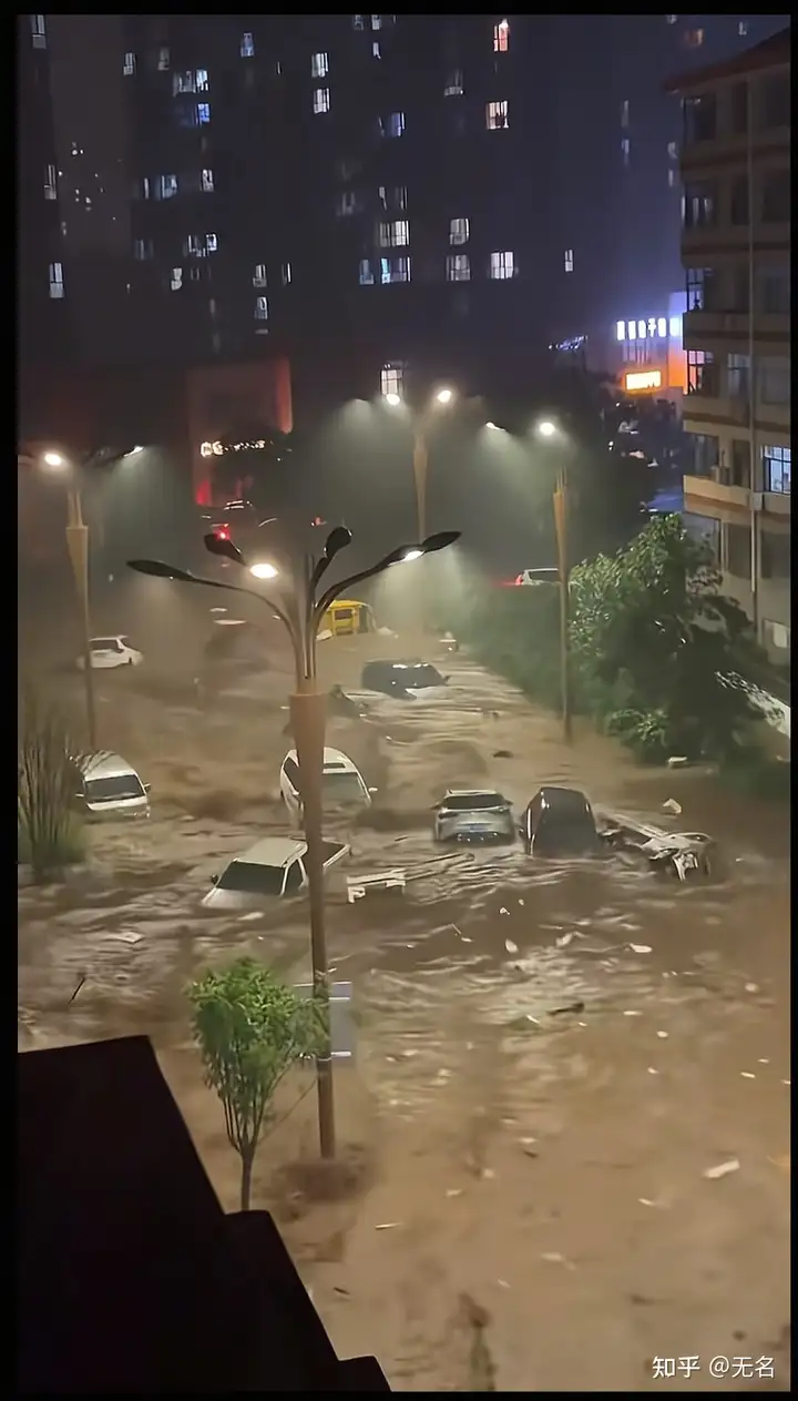 河北宽城遭遇 6 小时持续暴雨，道路积水超 2 米，多辆汽车被洪水冲走，目前当地情况怎么样？