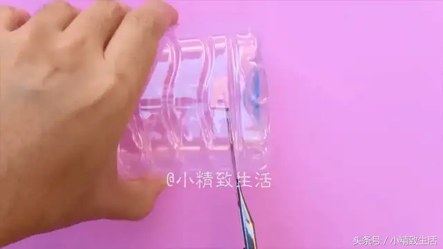 矿泉水瓶废物利用手工制作（废弃矿泉水瓶子的用处有哪些）