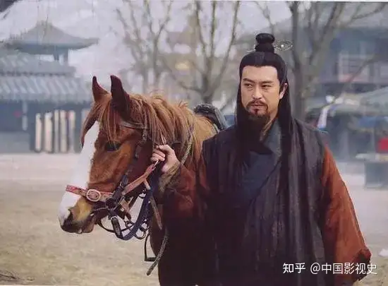 梁羽生的《萍踪侠影》当年拍成电视连续剧也火爆一时，但为何比不过《射雕英雄传》？