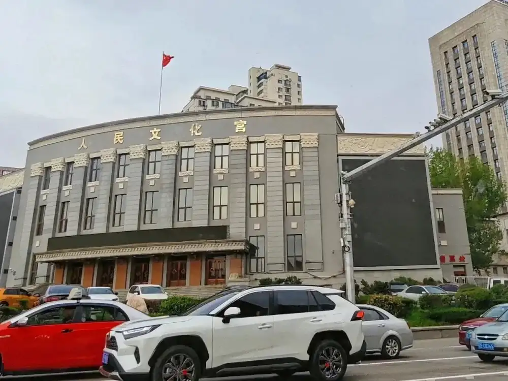 依赖AI的第一个长假，我在路上堵老实了