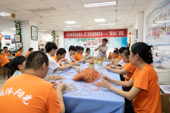 青岛大学电气工程学院“青锋徐来”以工代赈助残实践团开展暑假“三下乡”实践活动