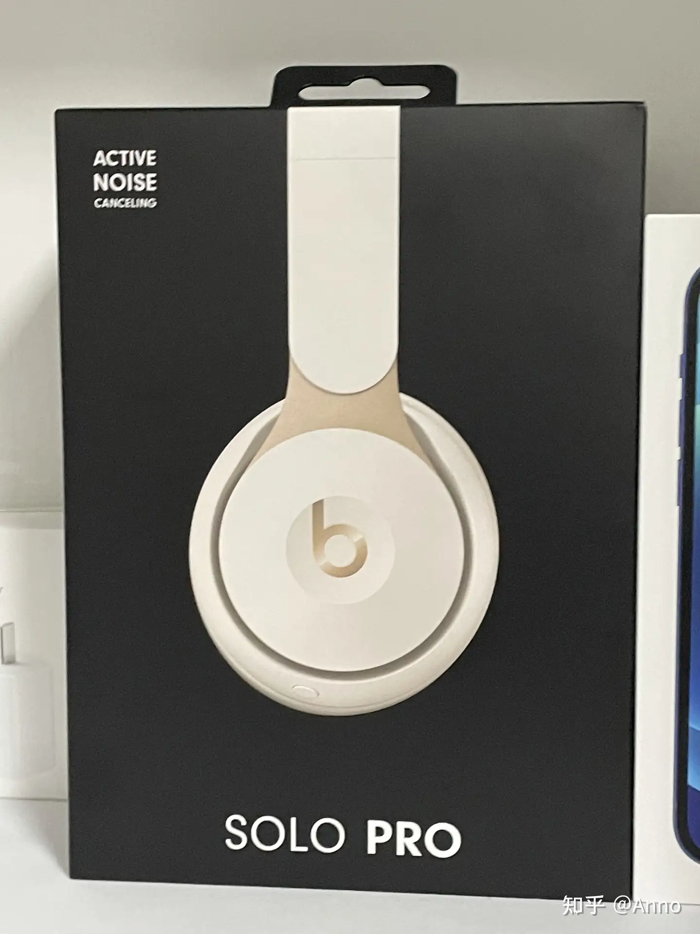 ネット限定】 【美品】Beats SOLO PRO WIRELESS BLACK ヘッドフォン