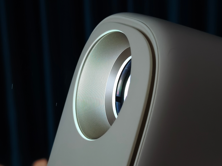 告别手动调画!哈趣Q1 Pro Max 650CVIA高亮巨幕,同价位LCD投影顶流