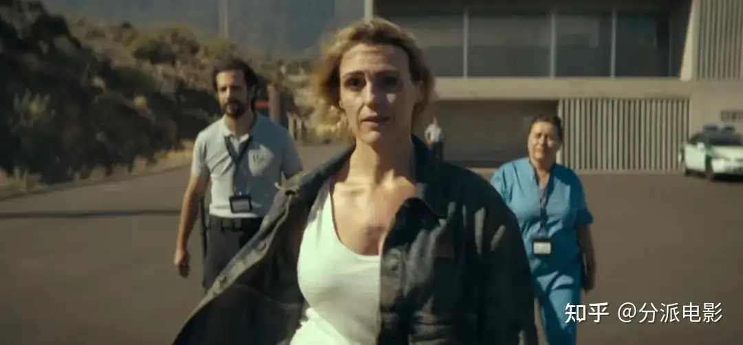 《双雌大盗》豆瓣8.7，近期最佳！